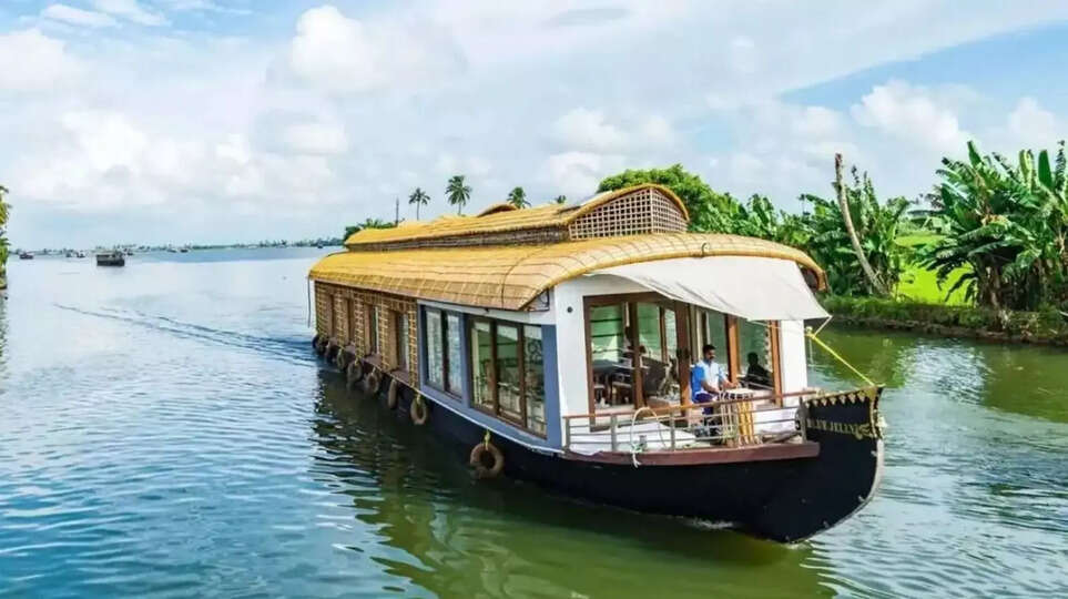 Nepal Tour: फरवरी में परिवार के साथ बना रहे हैं नेपाल घूमने का प्लान, IRCTC के इस पैकेज में करें बुकिंग!