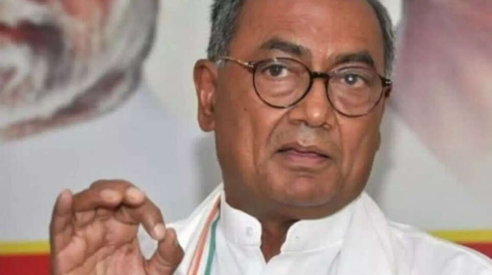 दिग्विजय सिंह ने परियोजना के टेंडर में गड़बड़ी का लगाया आरोप, वित्त मंत्री और अधिकारियों पर केस दर्ज करने की मांग