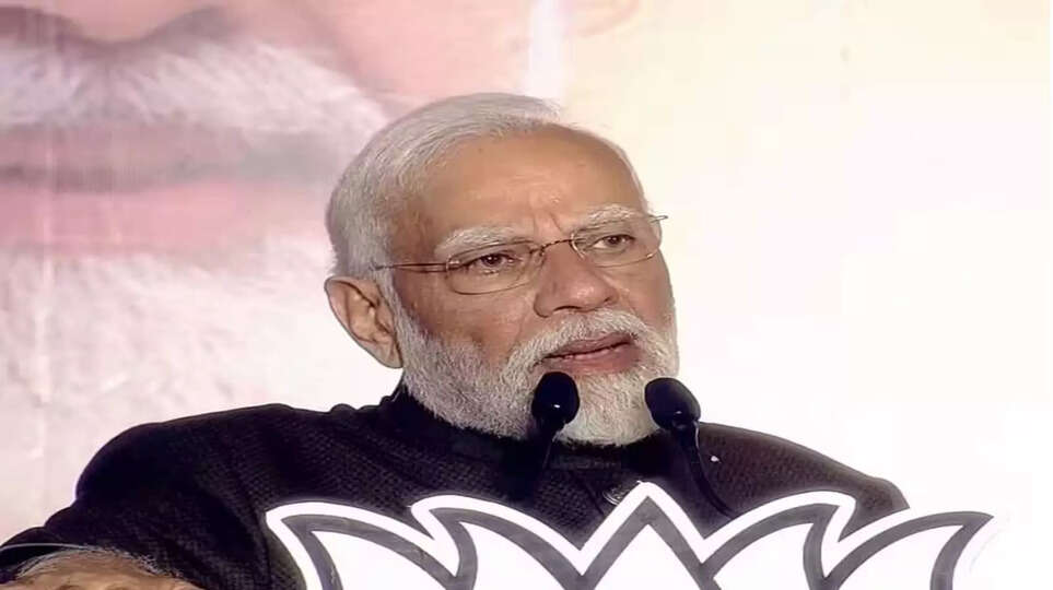 तीन राज्यों में भाजपा को प्रचंड बहुमत; कांग्रेस के 'पंजे' ने केसीआर से छीनी जीत