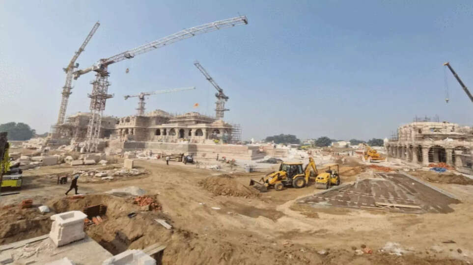 कितना बन गया है राम मंदिर? अयोध्या से आज आईं तस्वीरें देखिए