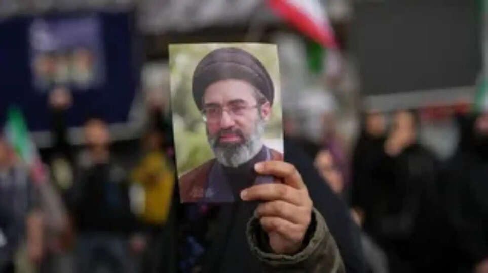 Mojtaba Khamenei News Iran Supreme Leader Successor Iran Latest News Hindi Ayatollah Khamenei Successor Iran Political Crisis Mojtaba Khamenei Hindi News US Report on Iran Middle East News Hindi