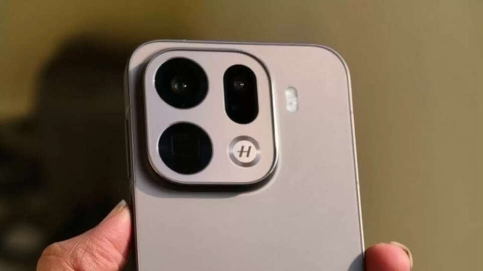 ​Oppo vs Samsung Camera War