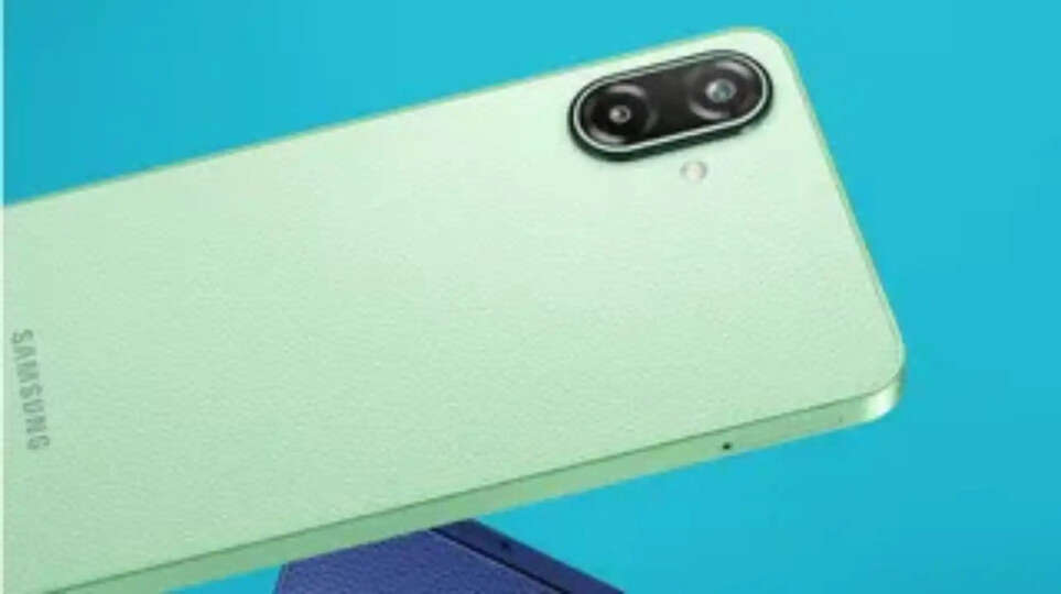 Samsung Galaxy F70e 5G ​Samsung Galaxy F70e 5G Price in India ​Samsung Galaxy F70e 5G Flipkart Offer ​Best 5G Phone under 12000 ​Samsung 6000mAh battery phone ​Samsung 50MP camera budget phone ​Flipkart Mobile Bonanza Sale ​Samsung upcoming 5G phones discount