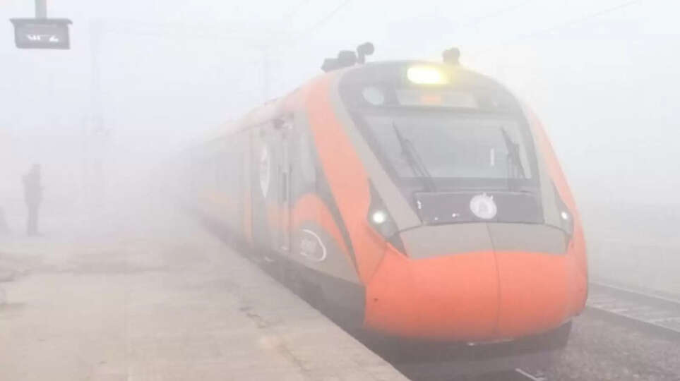 Delhi Weather News Today ​Fog Alert Delhi NCR, ​Christmas Weather Update 2025, ​Rainfall in Uttarakhand and Himachal, ​IMD Cold Day Alert, ​Delhi NCR weather forecast, ​Weather update in Hindi, ​Snowfall in Manali and Shimla Christmas,