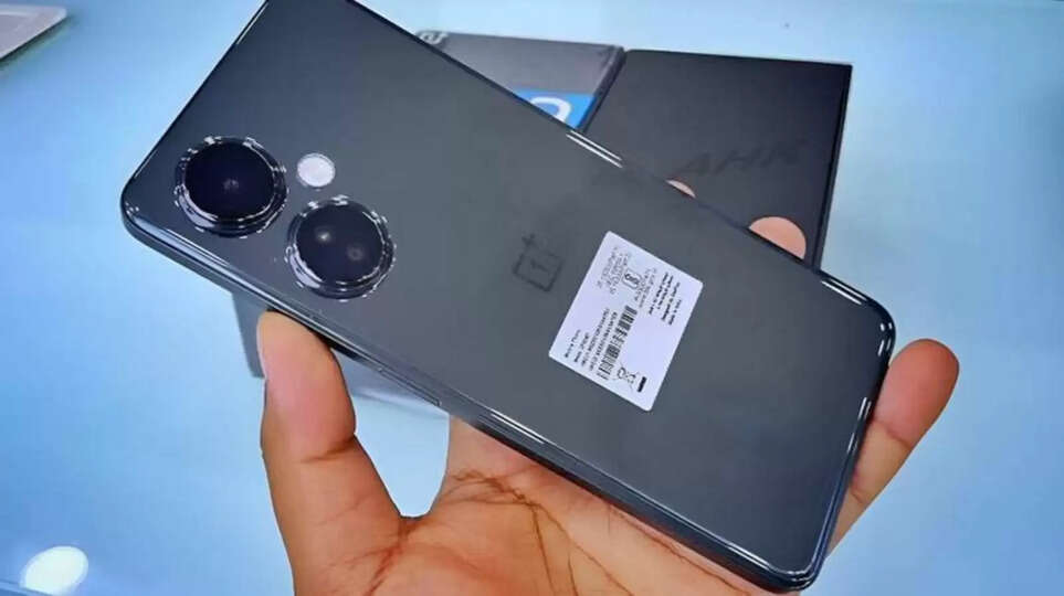 OnePlus ने लॉन्च किया 12GB रैम 256GB स्टोरेज वाला प्रीमियम 5G फोन, DSLR कैमरा के साथ मिलेगा 80W का फास्ट चार्जर